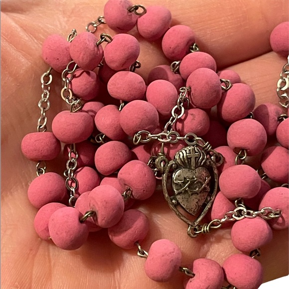 Vintage pink bead Silver cross crucifix rosary Italy Catholic necklace - Picture 7 of 10